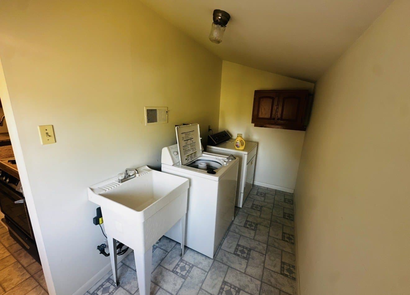 Reading Condo: 54-8 Holly Drive