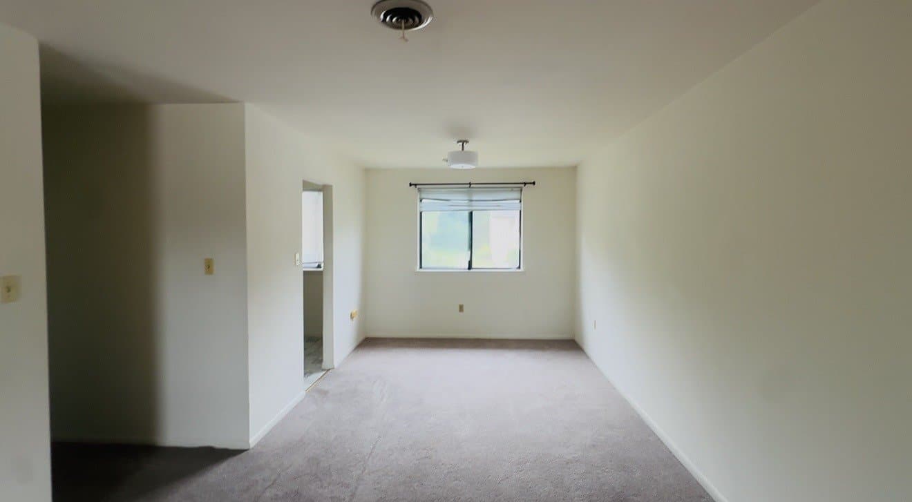 Reading Condo: 54-8 Holly Drive
