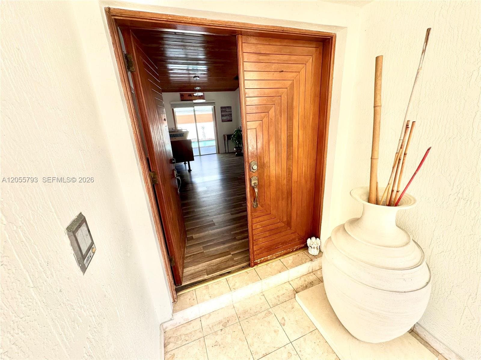 HIALEAH House: 18701 Wentworth Dr