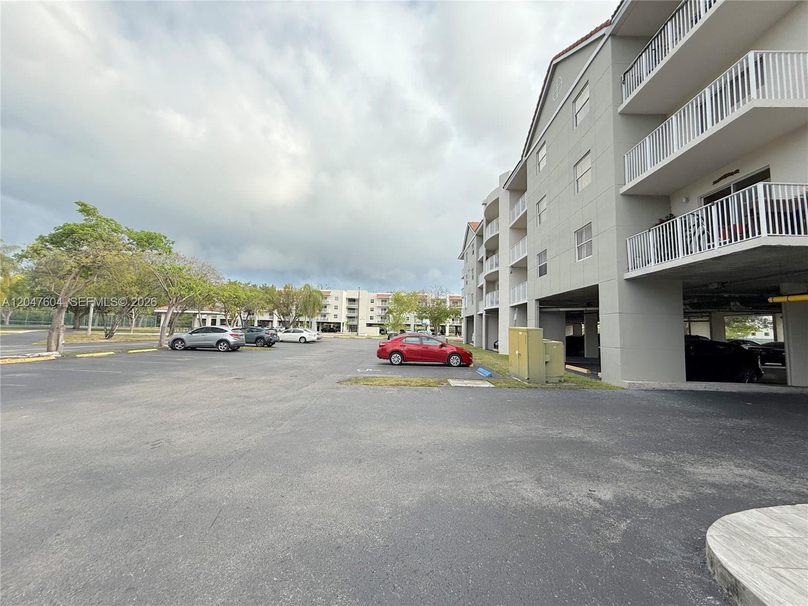 CUTLER BAY Condo: 8260 SW 210th St