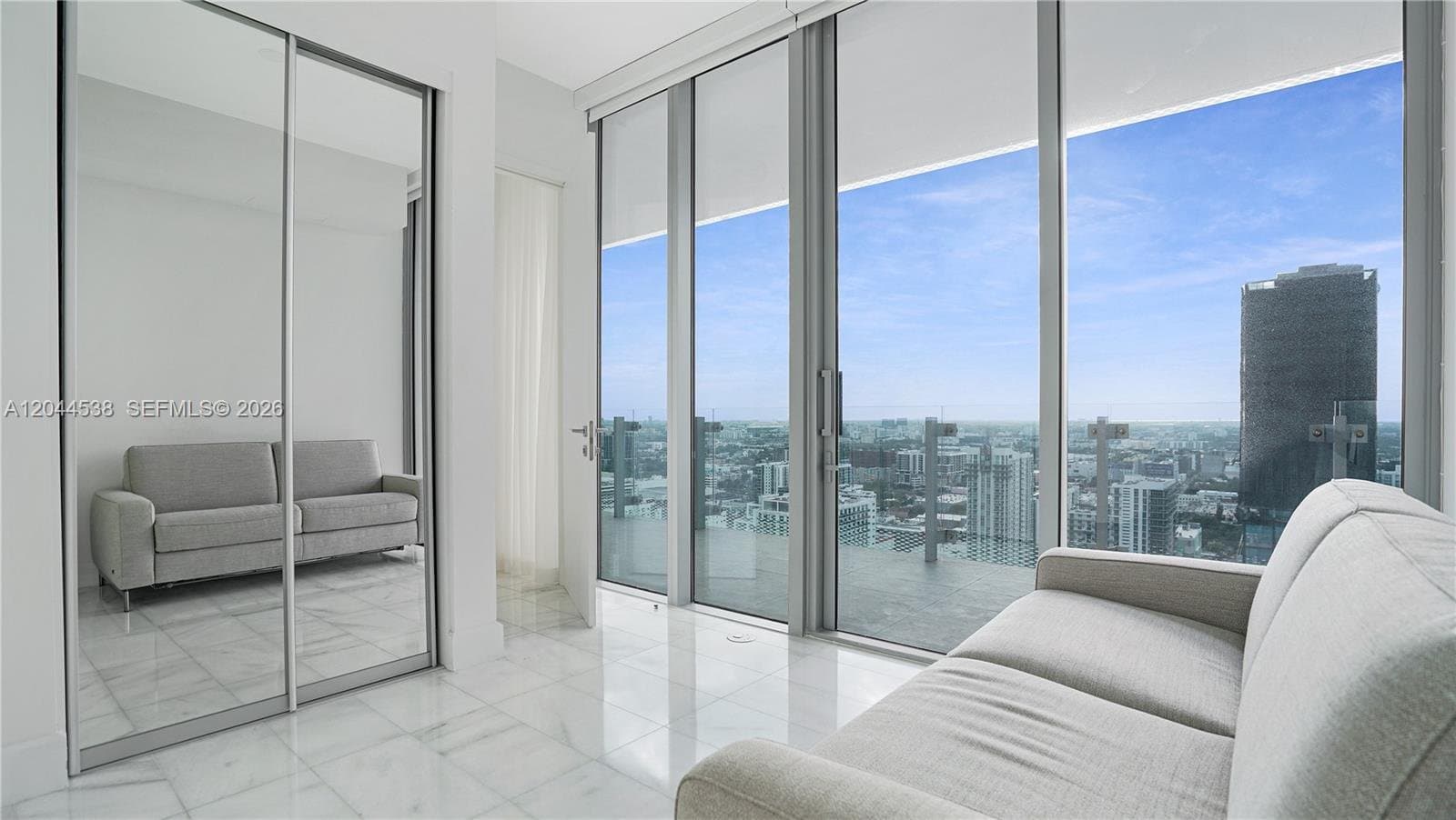 MIAMI Condo: 700 NE 26th Ter