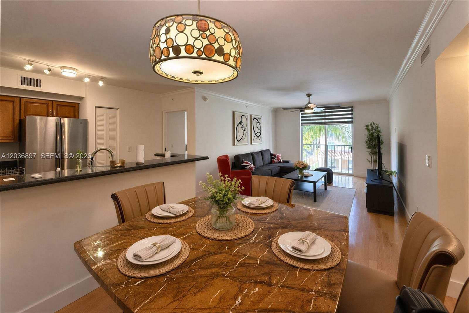 HOLLYWOOD Condo: 1900 Van Buren St