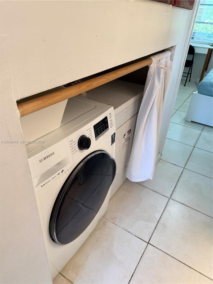 MIAMI BEACH Condo: 601 Michigan Ave