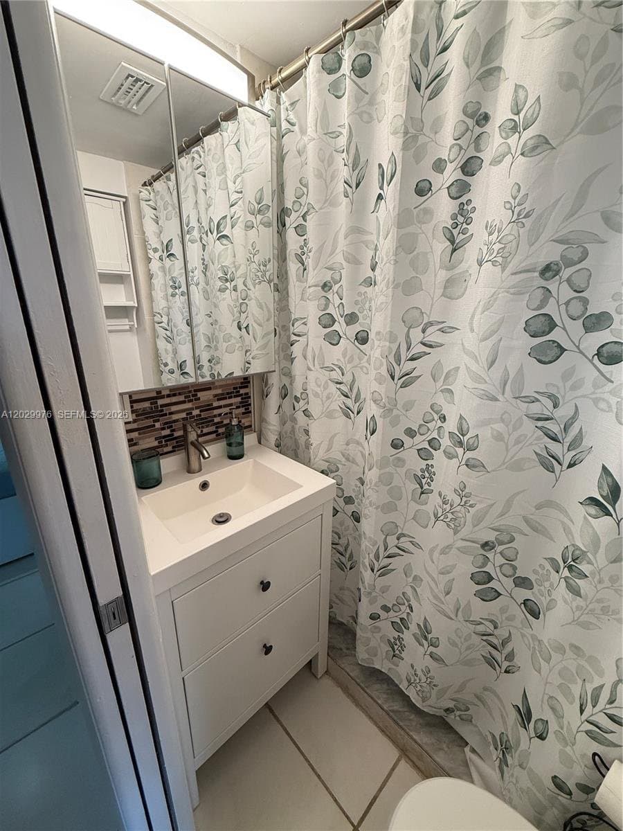MIAMI BEACH Condo: 601 Michigan Ave