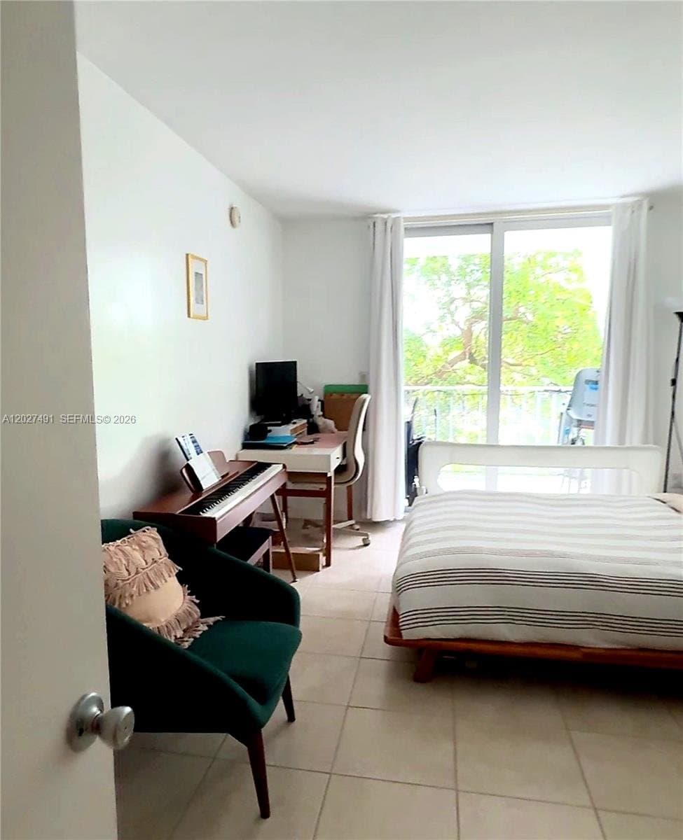 MIAMI Condo: 650 NE 64th St