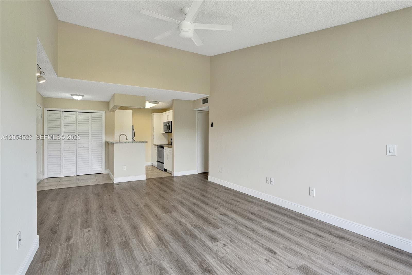 POMPANO BEACH Condo: 4281 W McNab Rd