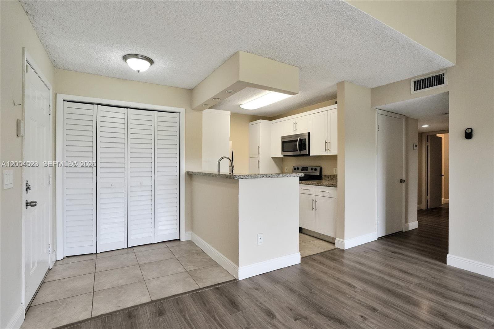 POMPANO BEACH Condo: 4281 W McNab Rd