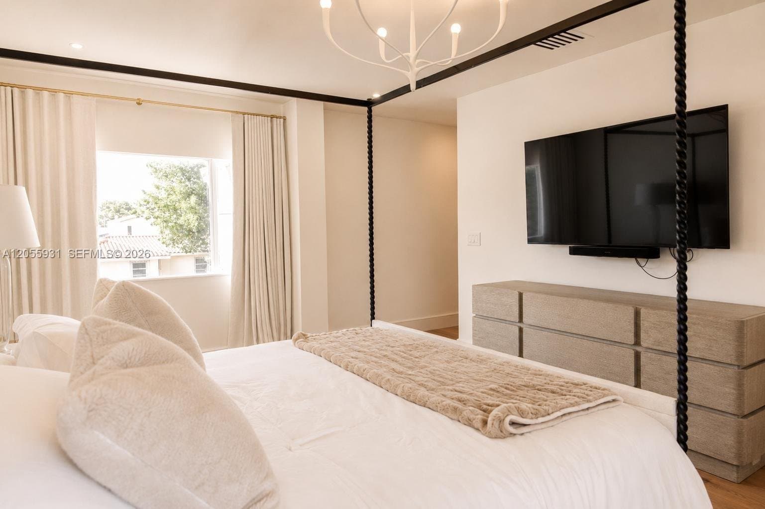 MIAMI BEACH House: 3190 Sheridan Ave