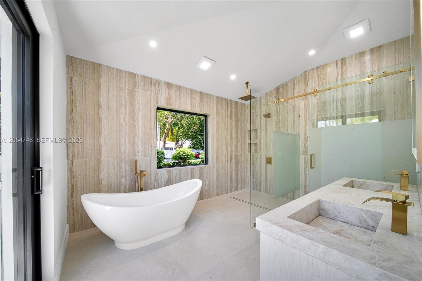 MIAMI House: 899 NE 71st St