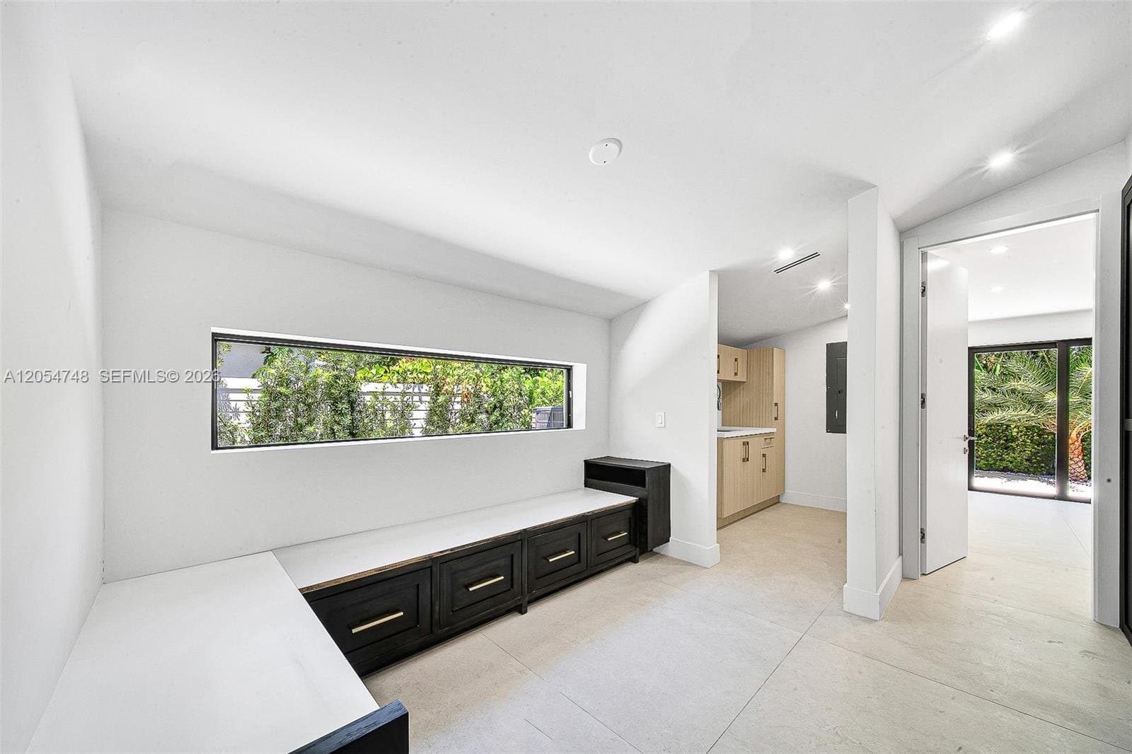 MIAMI House: 899 NE 71st St