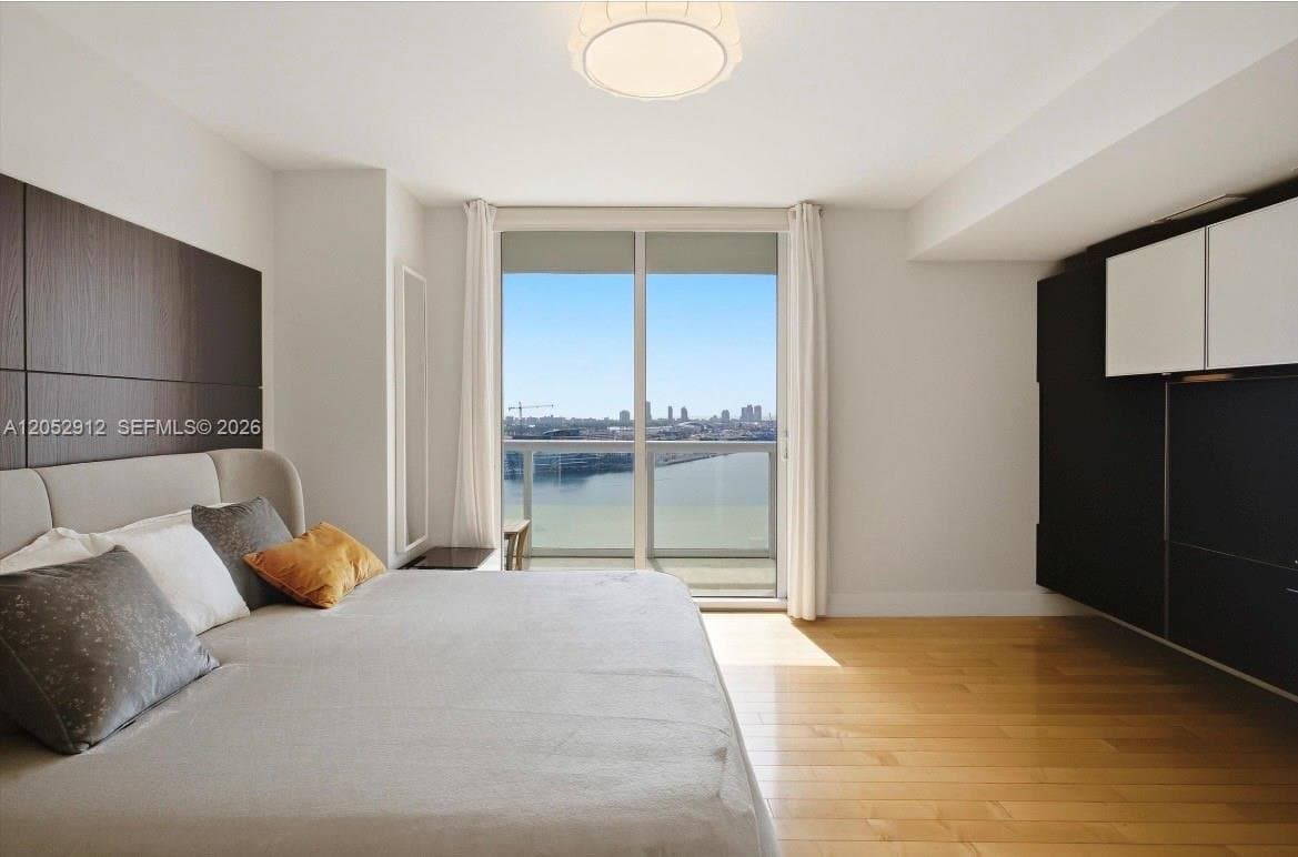MIAMI Condo: 50 Biscayne Blvd