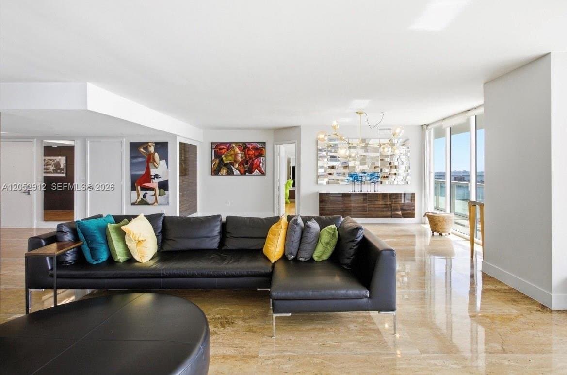 MIAMI Condo: 50 Biscayne Blvd