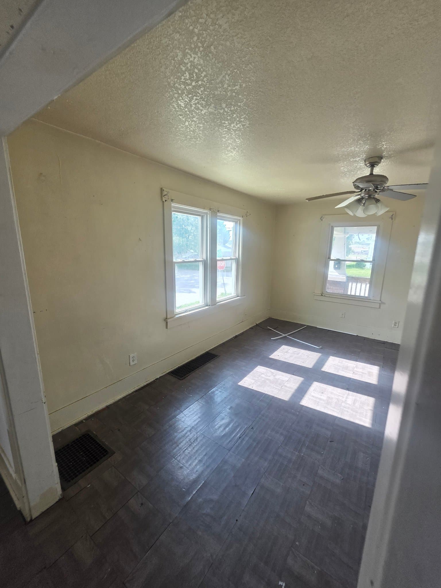 Decatur House: 1705 E North St