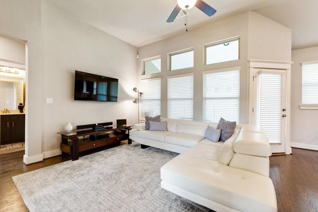 Leander Condo: 1765 Rowdy Loop