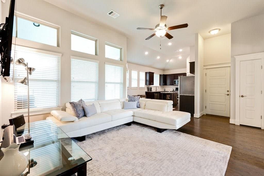 Leander Condo: 1765 Rowdy Loop