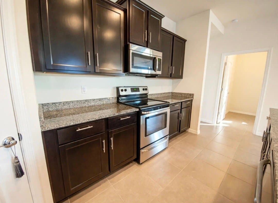 Brooksville House: 17589 Garsalaso Cir
