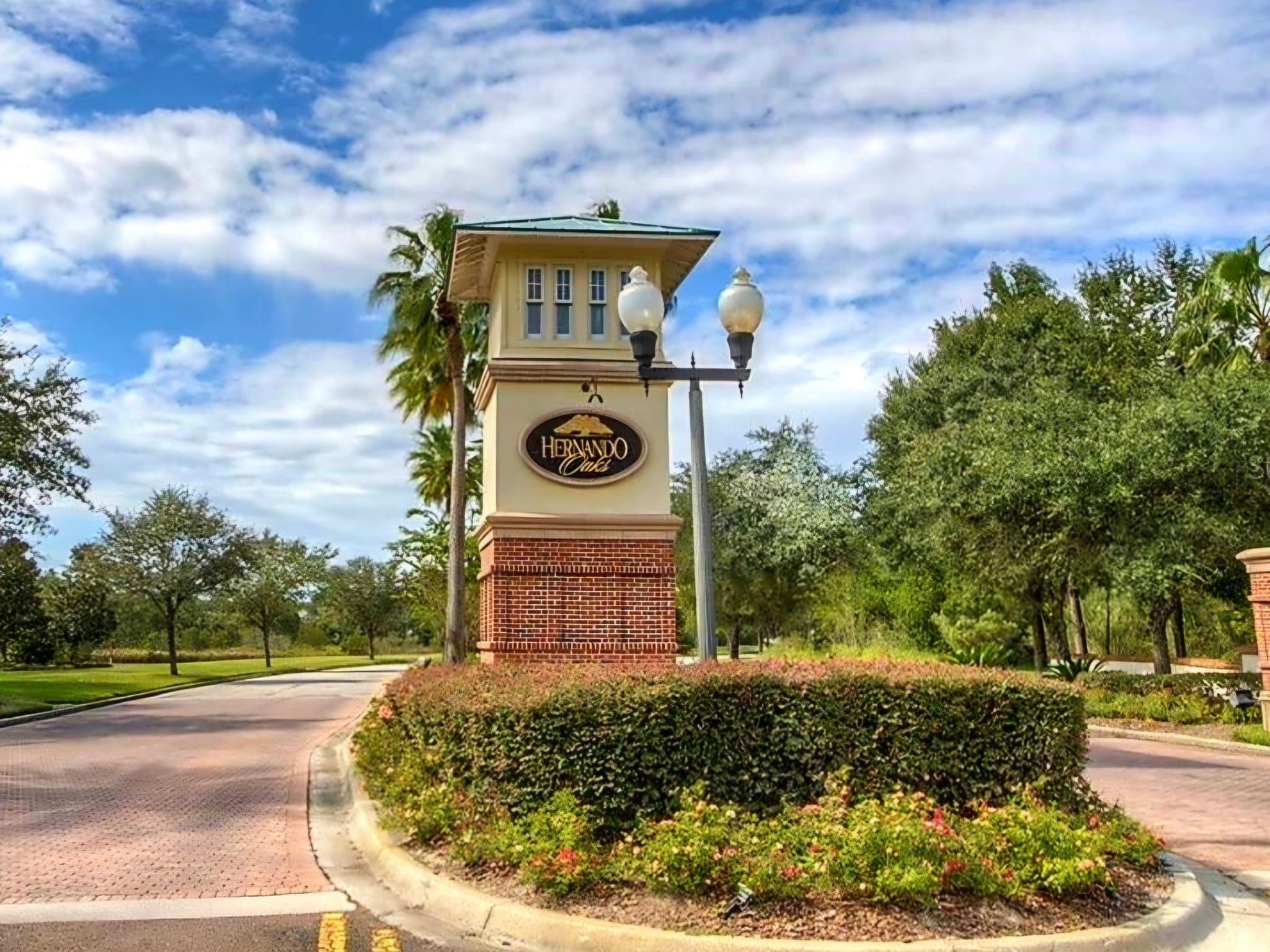 Brooksville House: 17589 Garsalaso Cir