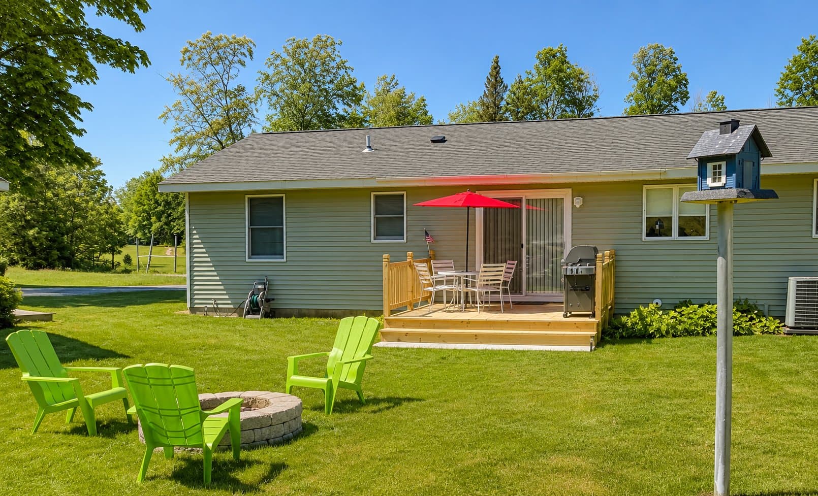 Lake Leelanau House: 1220 North Lake Leelanau Dr