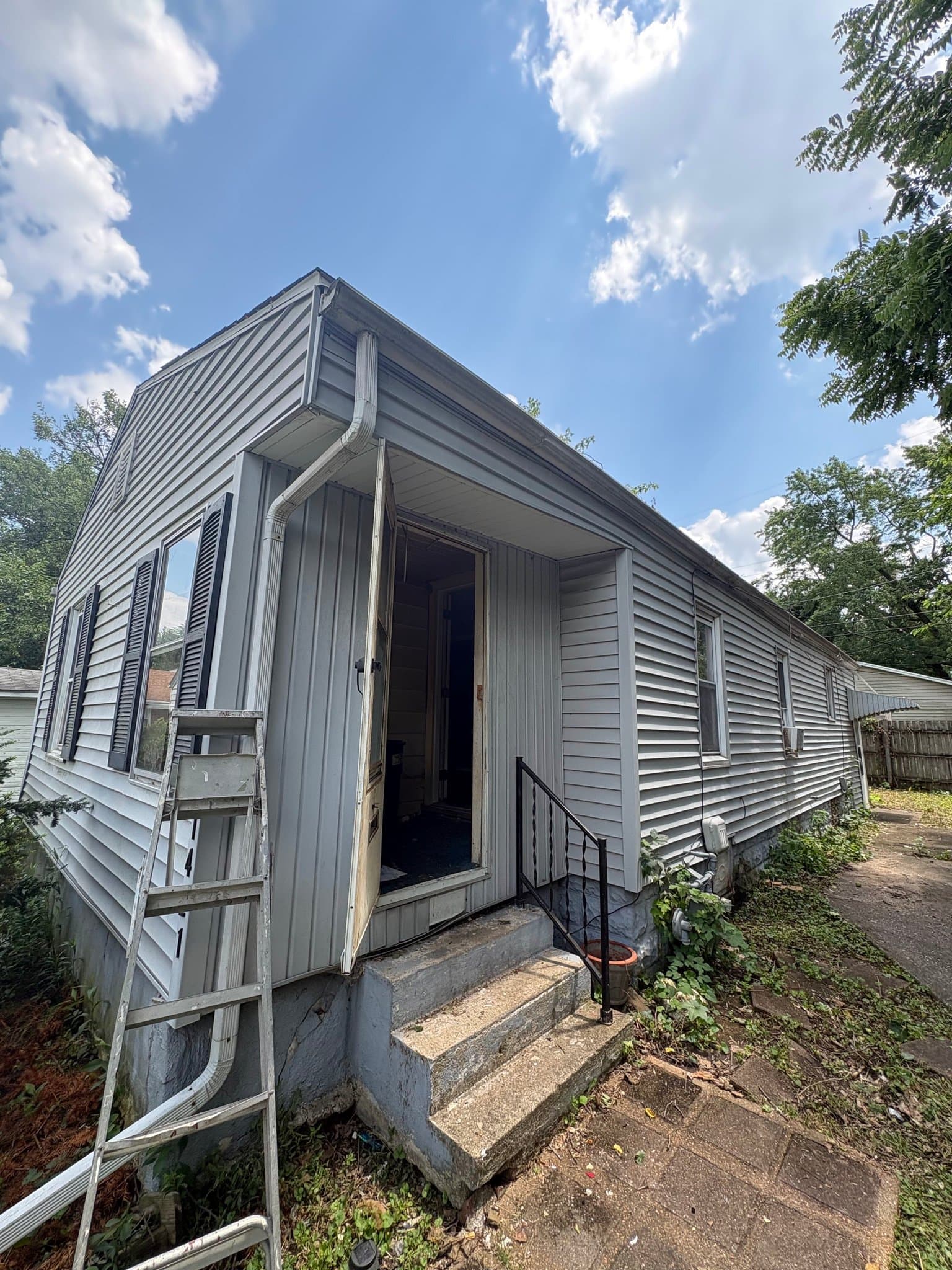 Decatur House: 1421 Sedgwick St