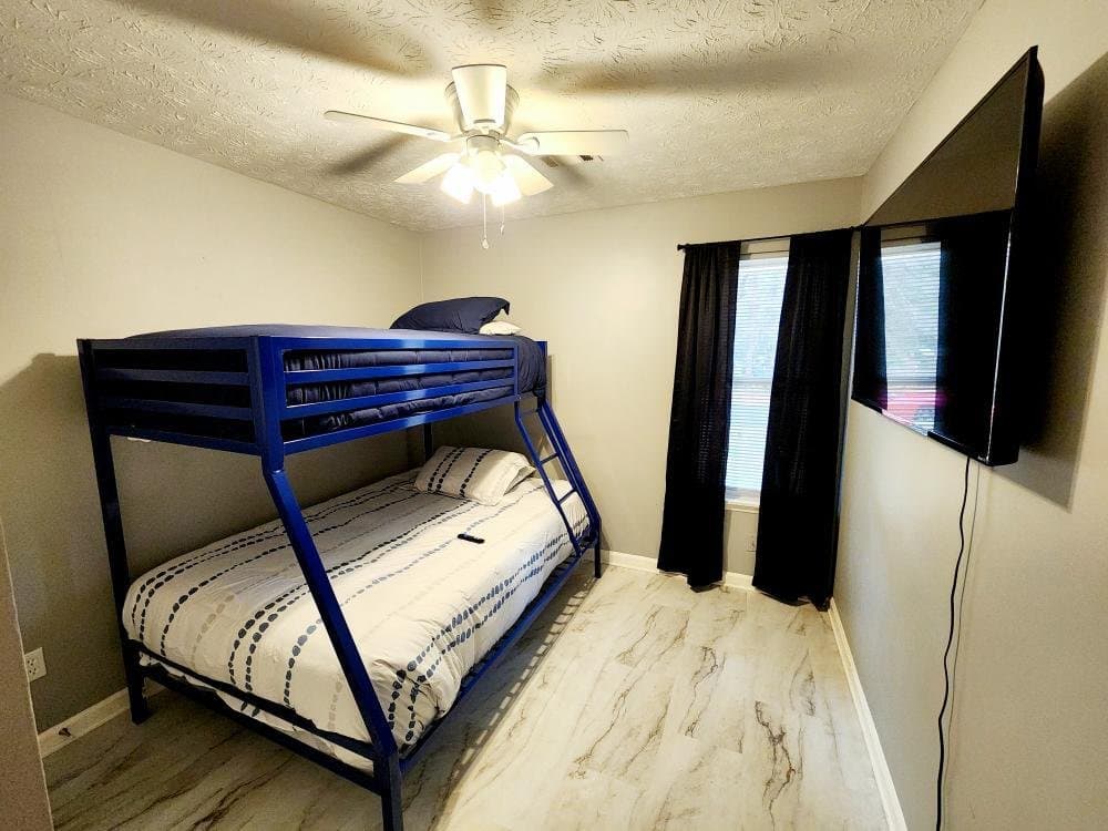 Jonesboro House: 8672 Prather Drive