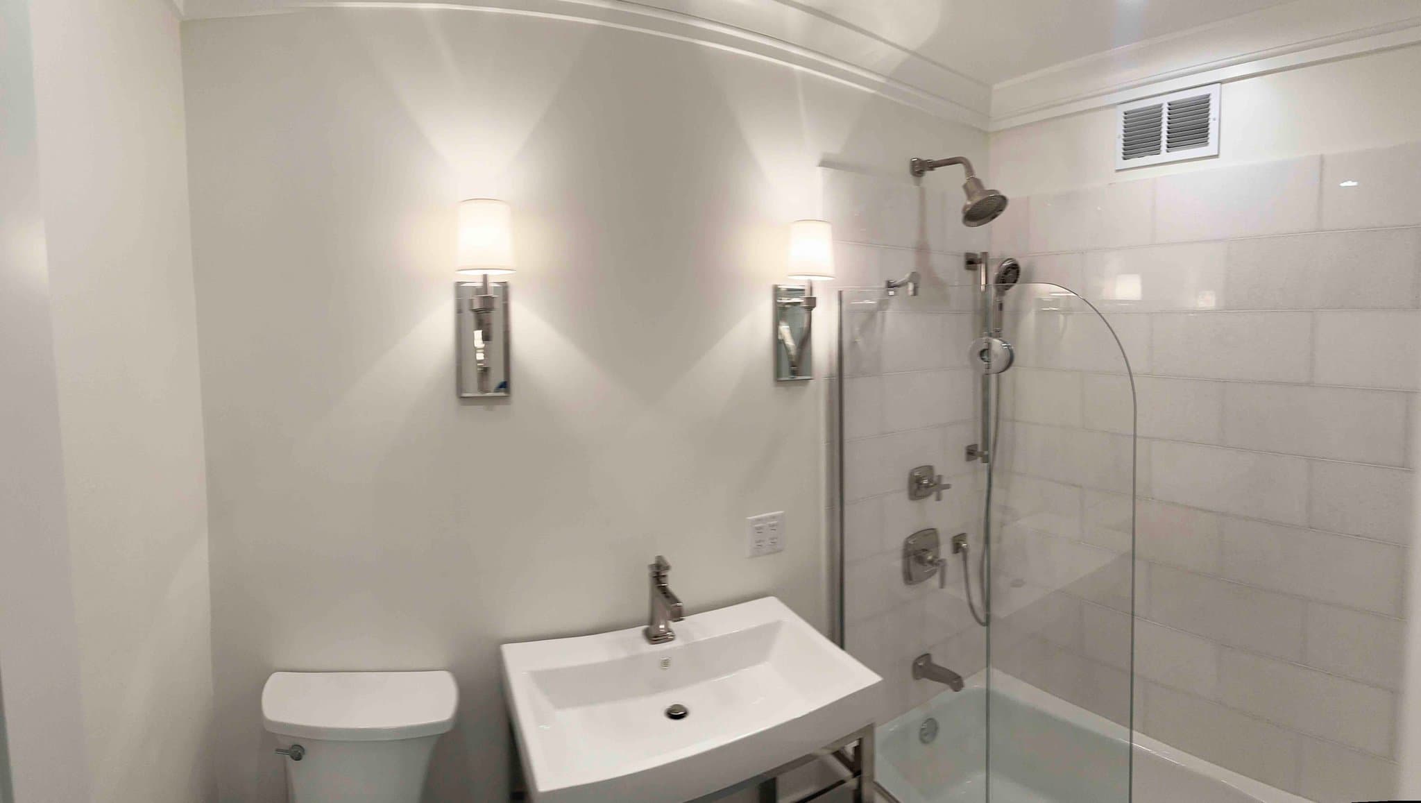 Milwaukee Condo: 1028 E Juneau Ave