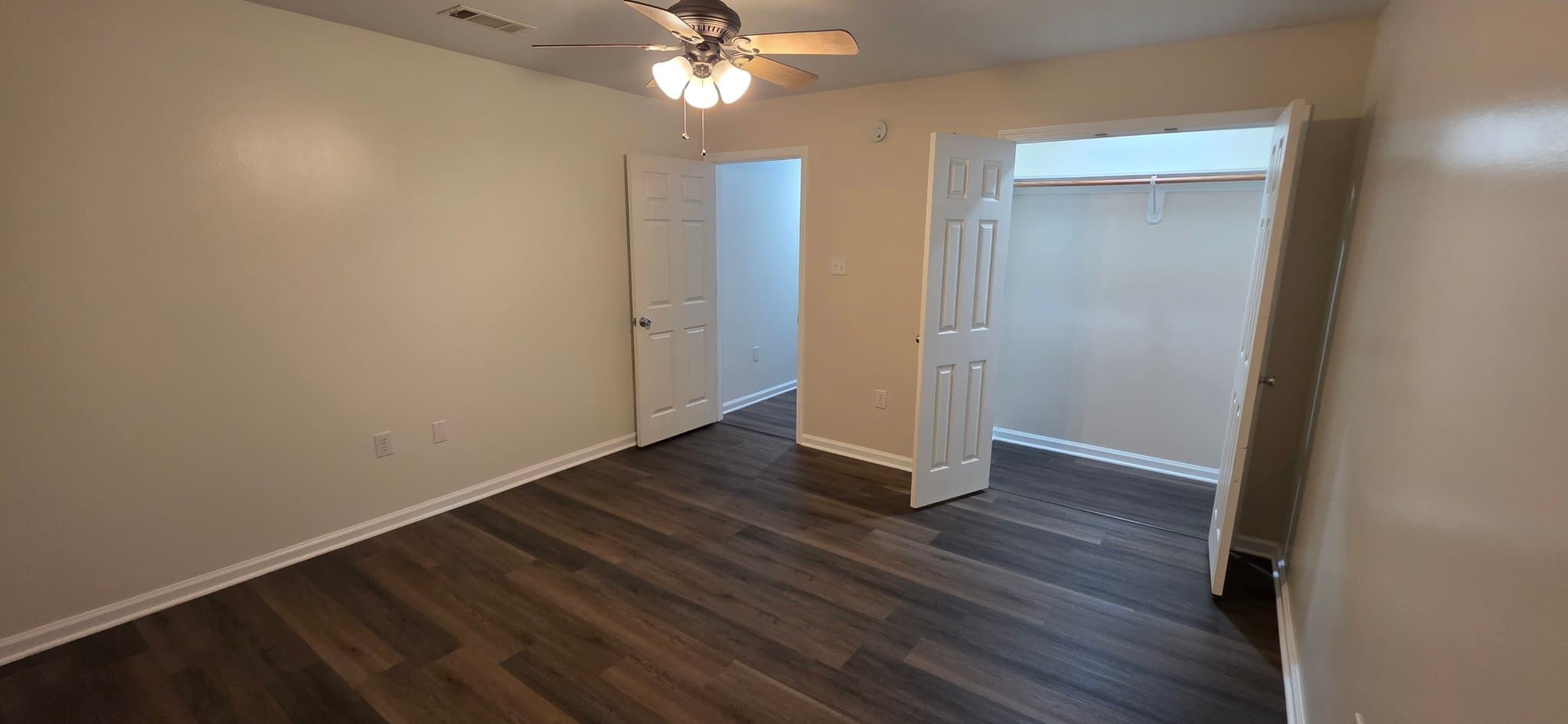 Deridder House: 2216 Mustang St,