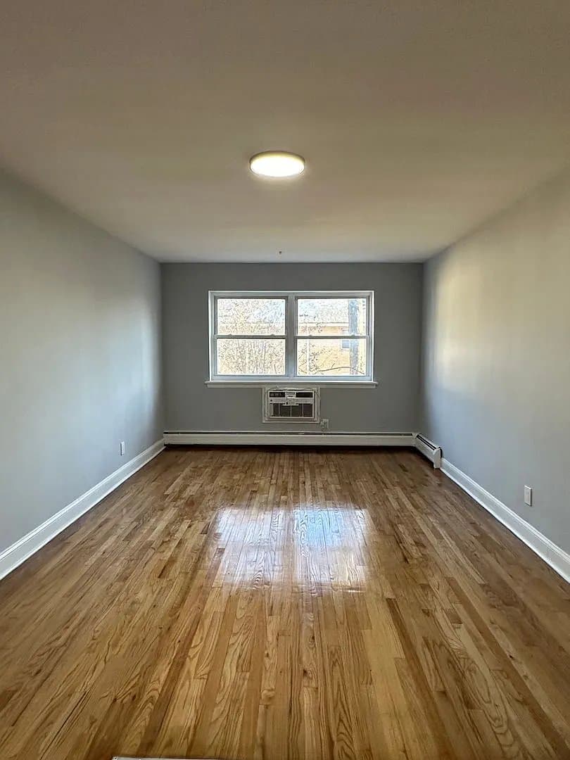 Plainfield Apartment: 405 Grove St