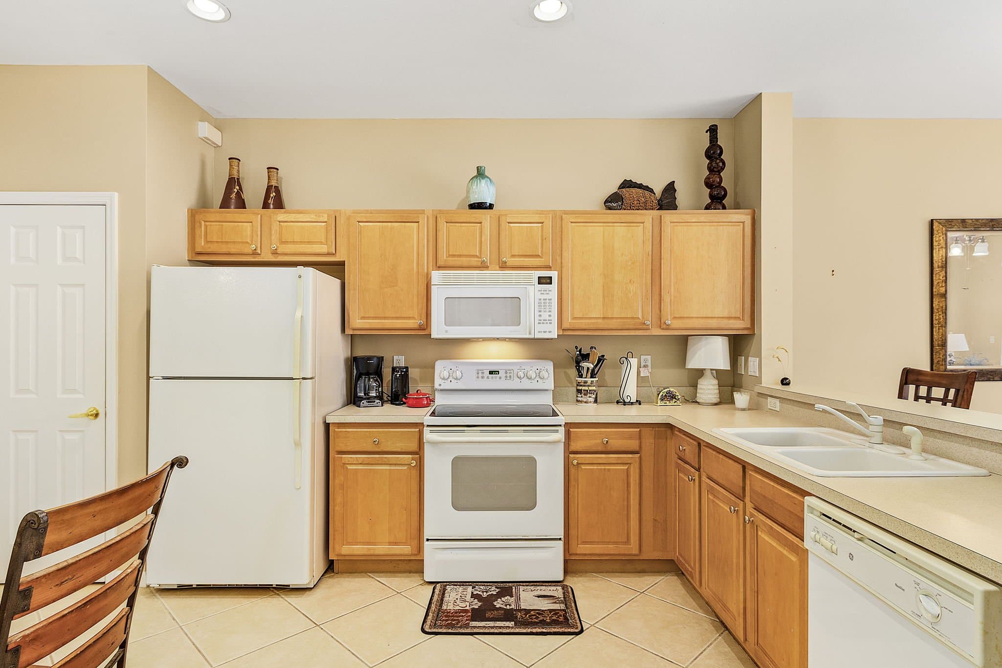 Fort Myers Townhome: 8381 Village Edge Cir