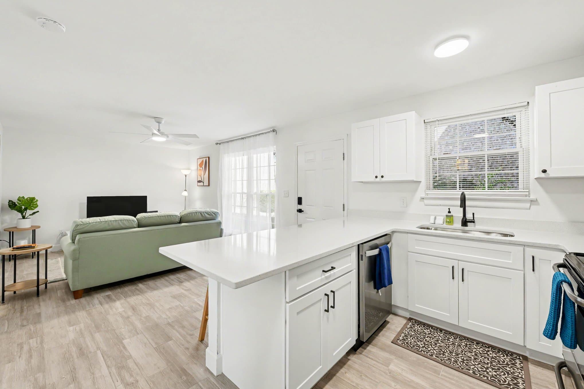 Charleston Condo: 867 Colony Dr