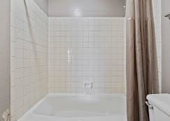 Evanston House: 261 Bear River Drive