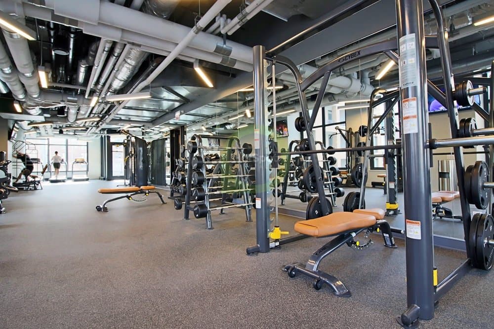 Chicago Apartment: 141 W Superior St