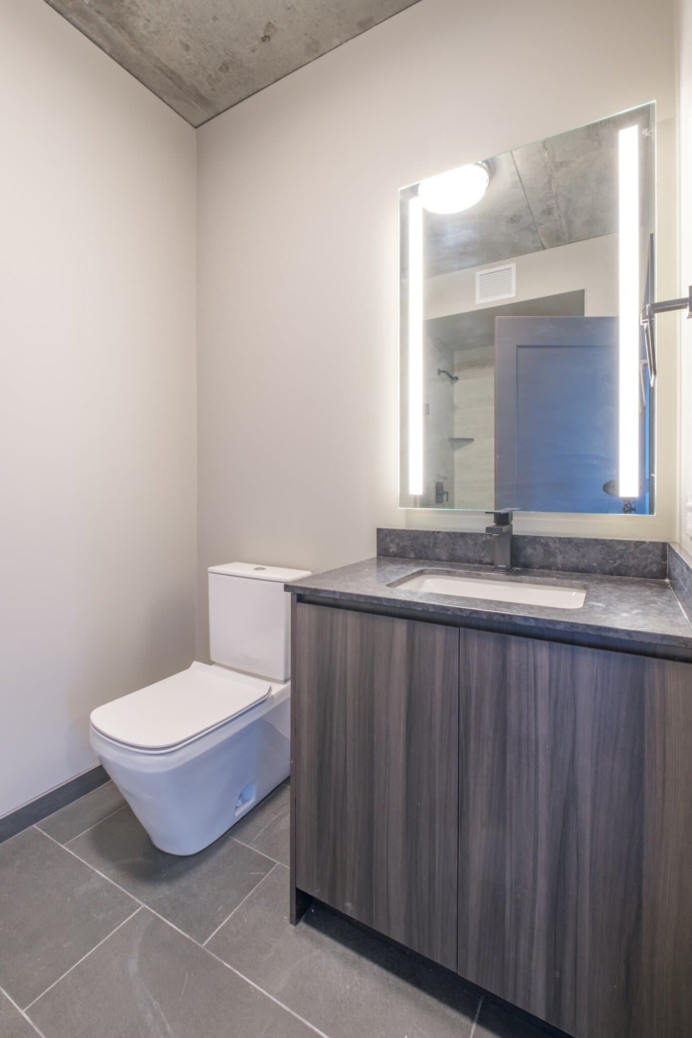 Chicago Apartment: 951 W Washington Blvd