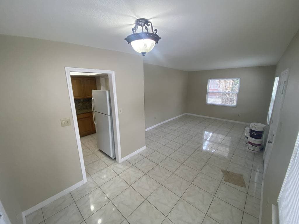 Tampa House: 4001 W Comanche Ave