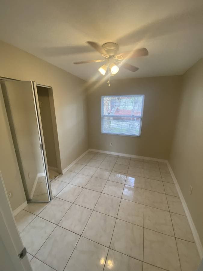 Tampa House: 4001 W Comanche Ave