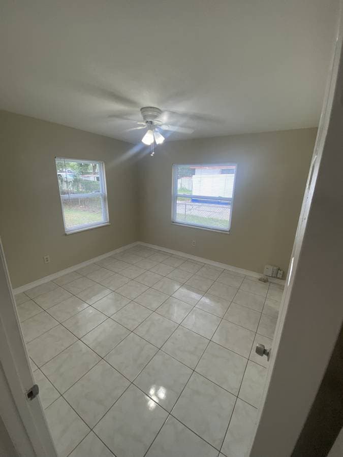 Tampa House: 4001 W Comanche Ave