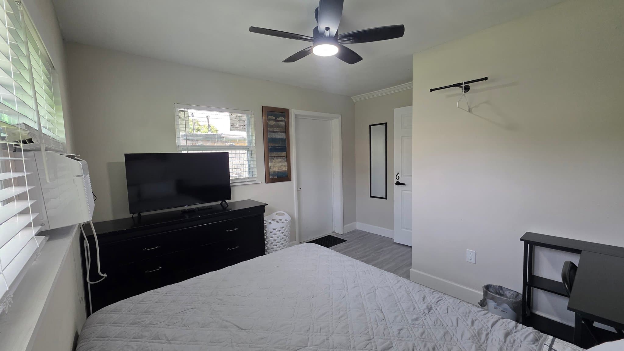 Orlando Single Room: 3624 Westwood Rd. Orlando, FL 32808