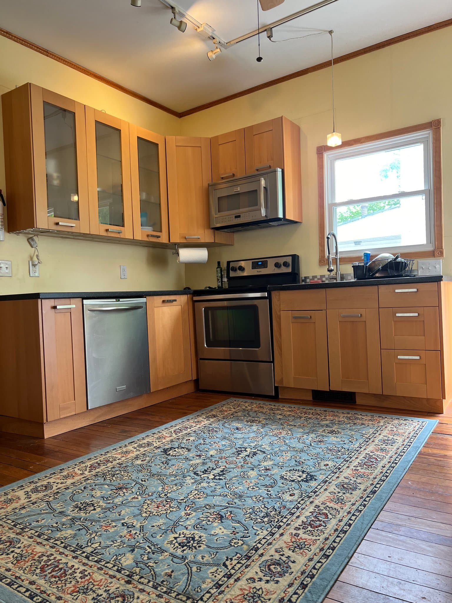 Richmond Single Room: 2500 Block Bainbridge st