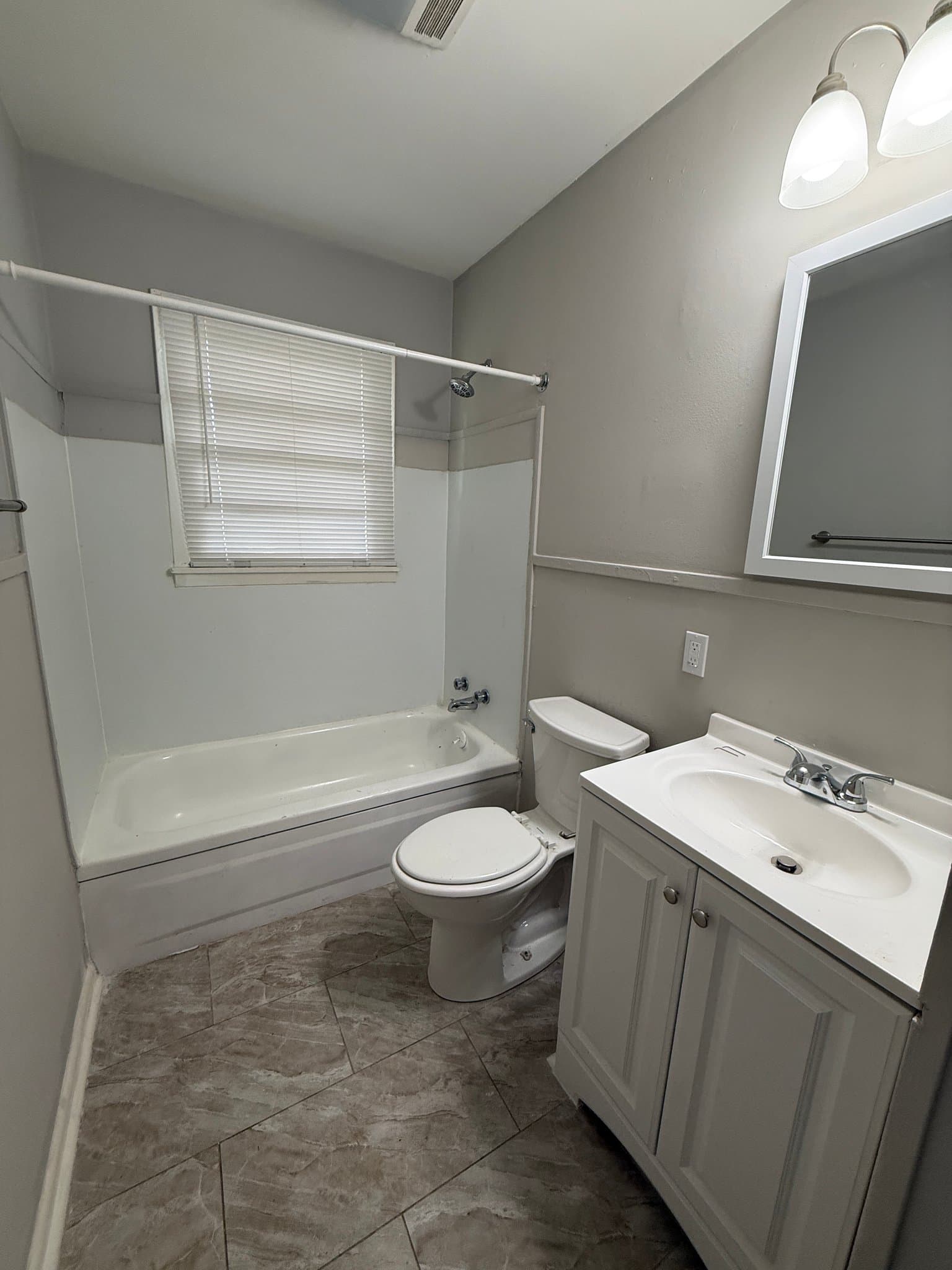 Lafayette House: 126 Sherwood Dr