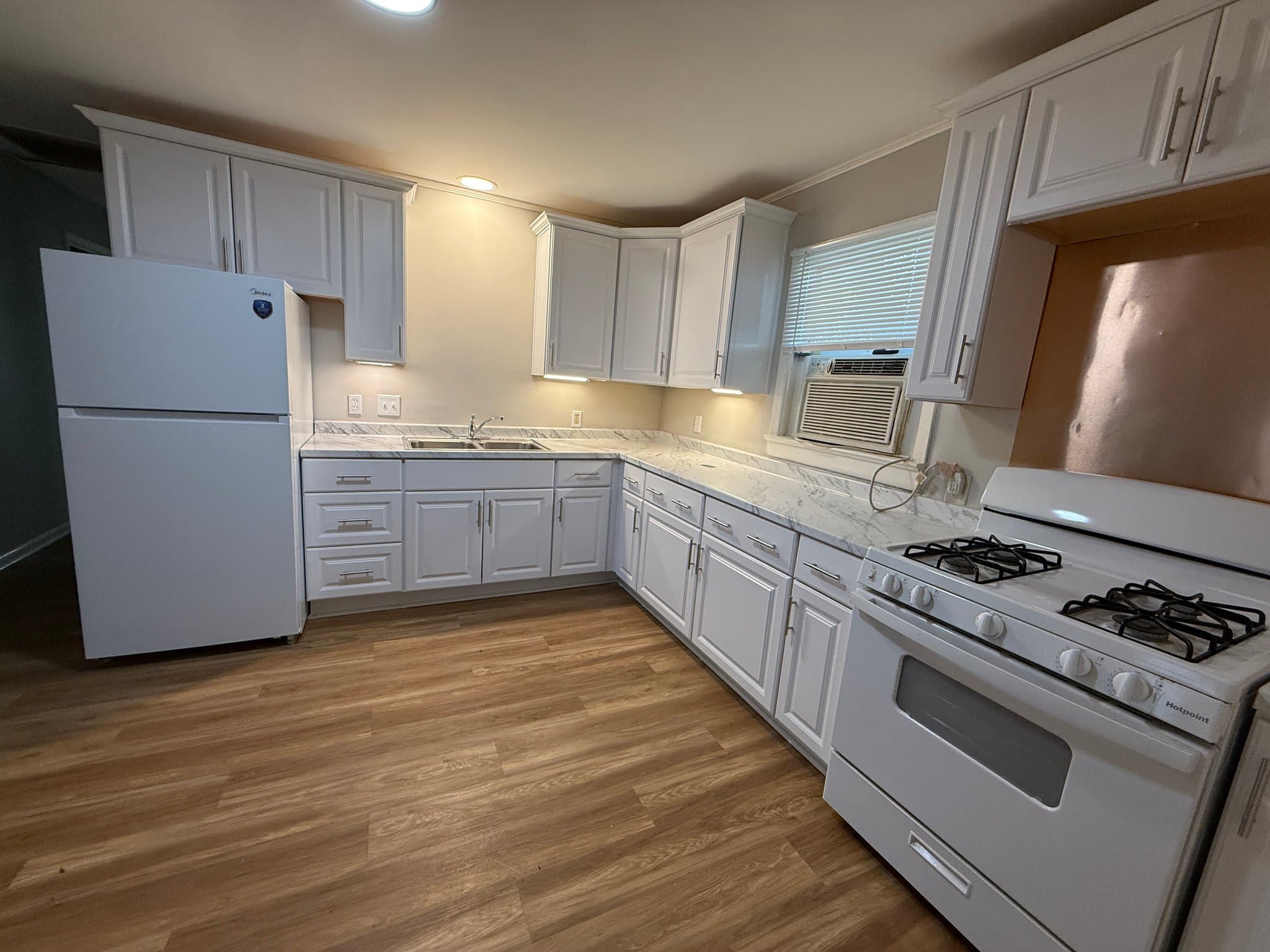 Lafayette House: 126 Sherwood Dr