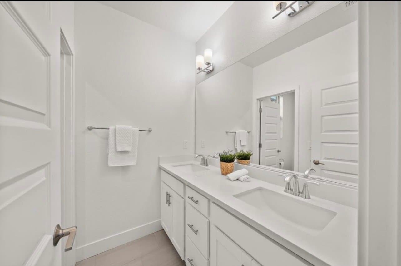 Elk Grove Single Room: 10523 Tenor Way