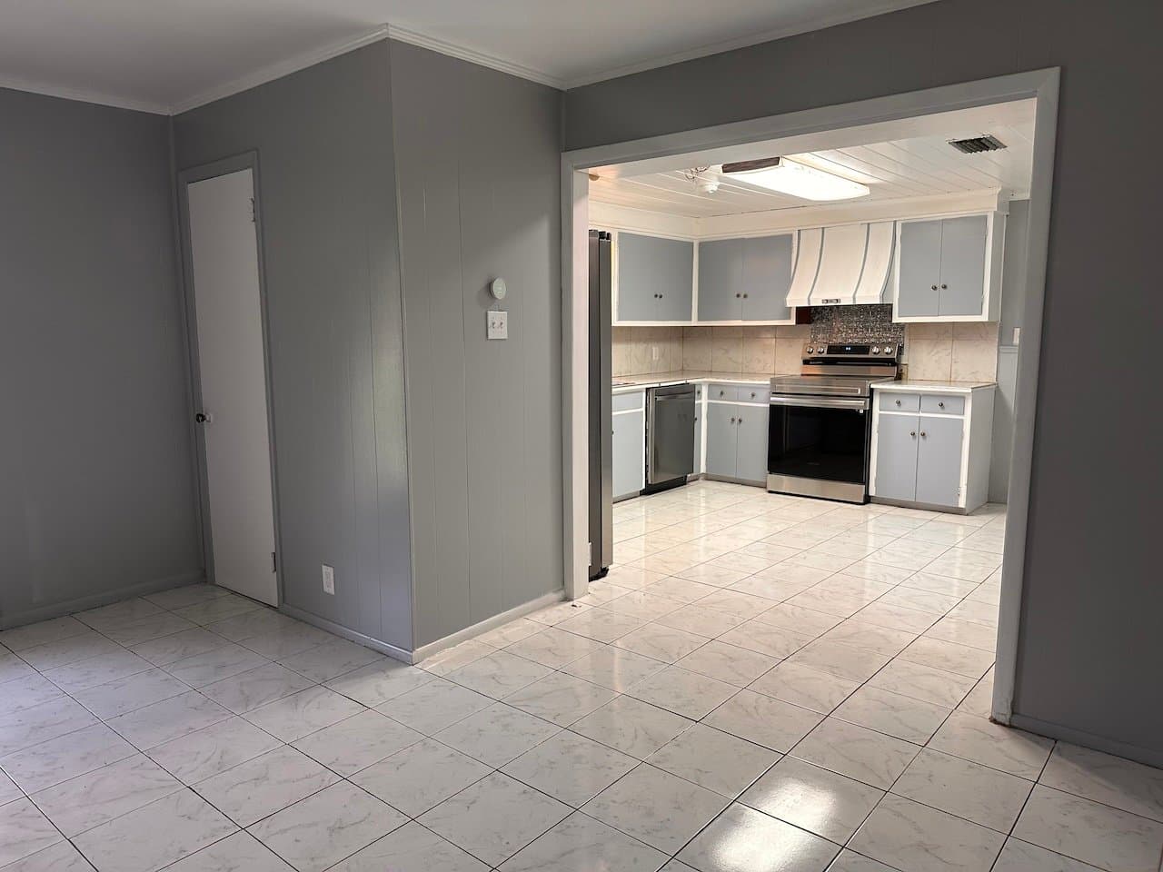 Brunswick House: 533 Scranton Rd