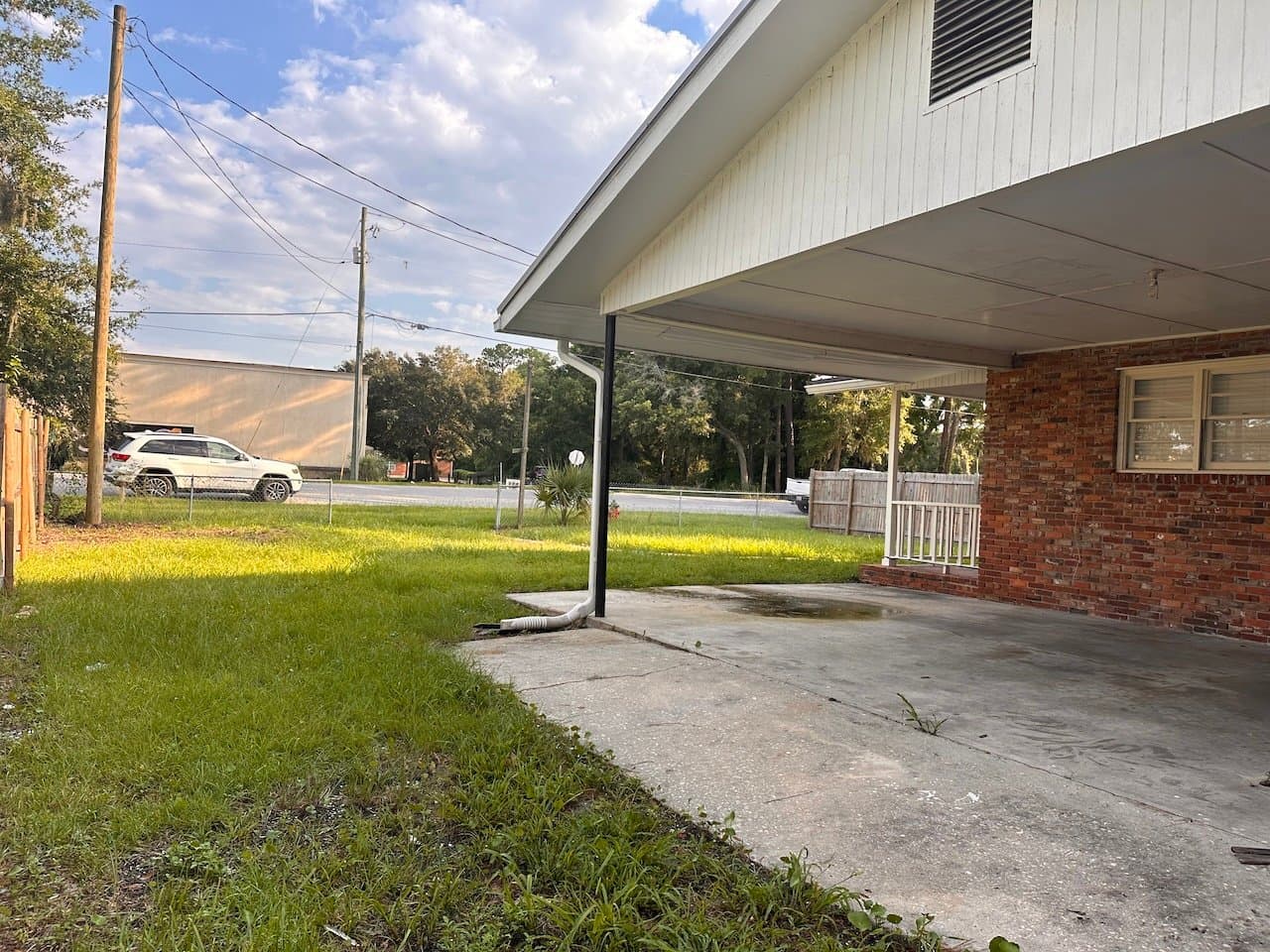 Brunswick House: 533 Scranton Rd
