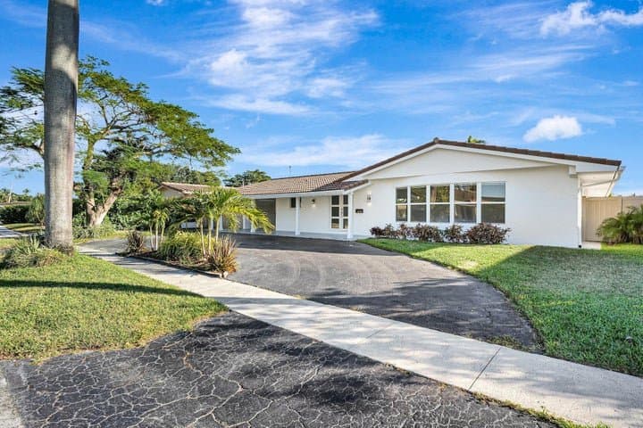 Fort Lauderdale House: 1478 NE 57TH Court