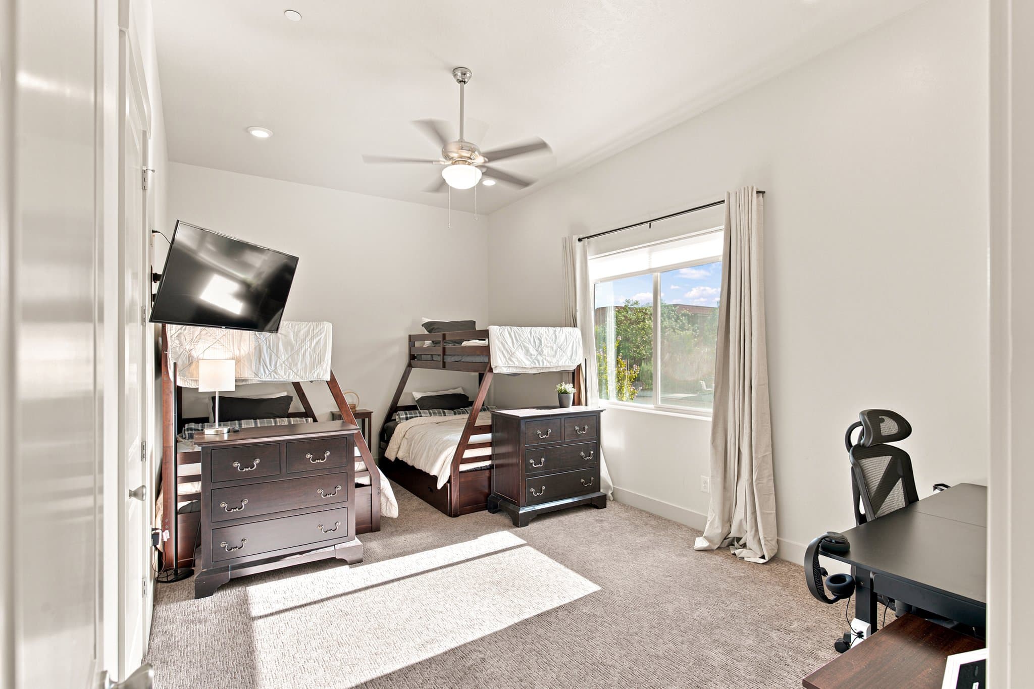 Hurricane House: 3250 S 4900 W