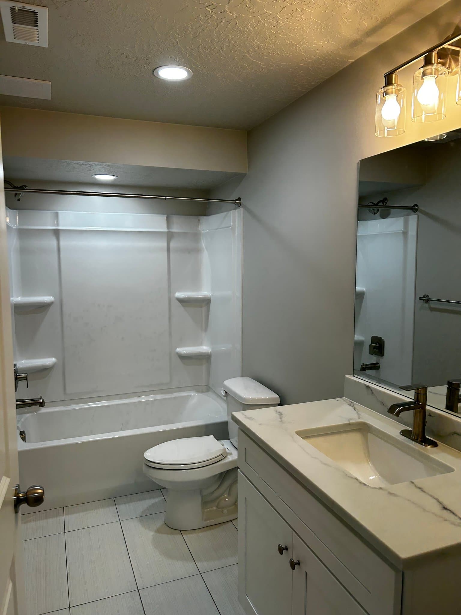 South Jordan House: 5146 W Mellow Way
