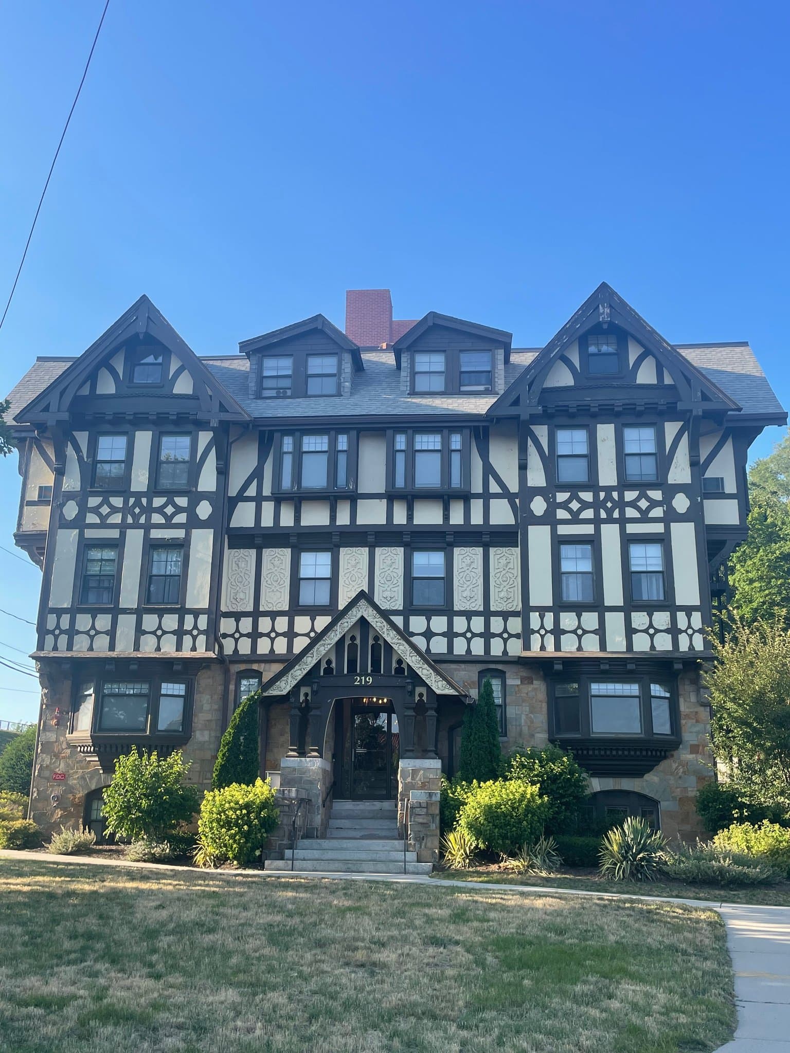 chestnut hill Apartment: 219 Commonwealth Avenue