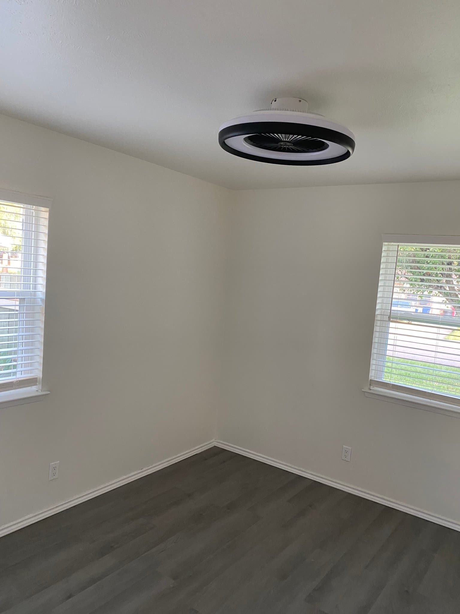 EULESS House: 1104 GLENN DR