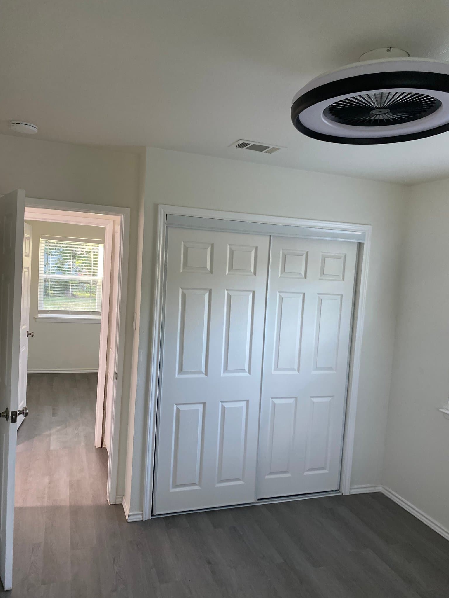 EULESS House: 1104 GLENN DR