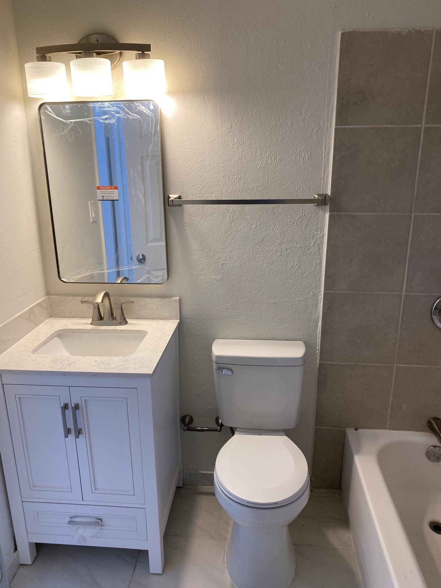 EULESS House: 1104 GLENN DR