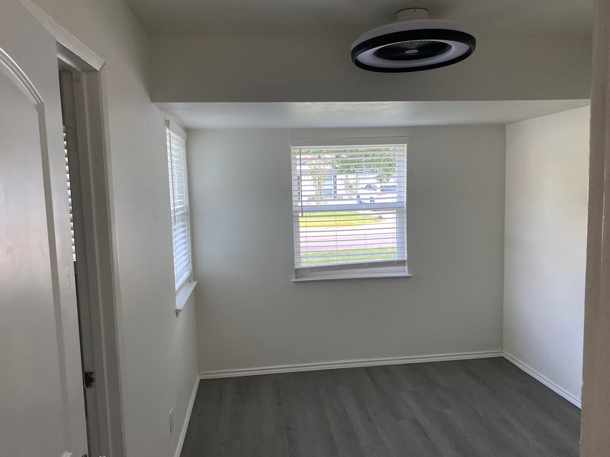 EULESS House: 1104 GLENN DR